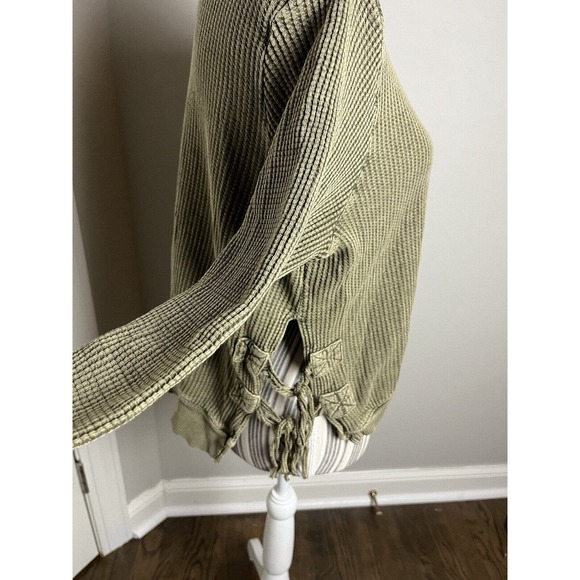 Free People Sz Large Distressed Pullover Top w-tie side closure Boho/Hippi Green - Picture 7 of 12